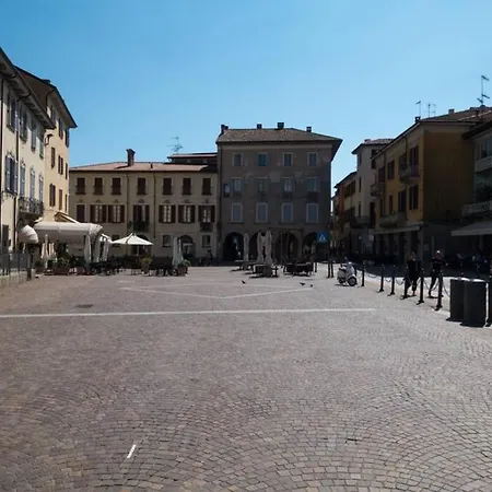 Viole, Cozy Attic Set In The Old Town Next To The * Arona