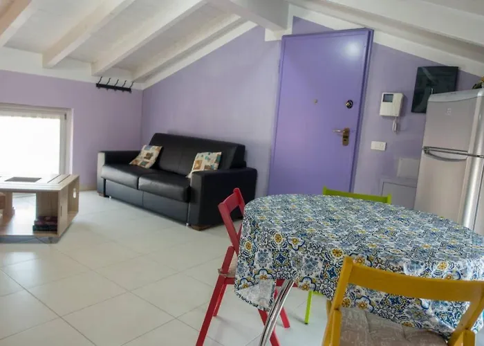 Viole, Cozy Attic Set In The Old Town Next To The Apartament *