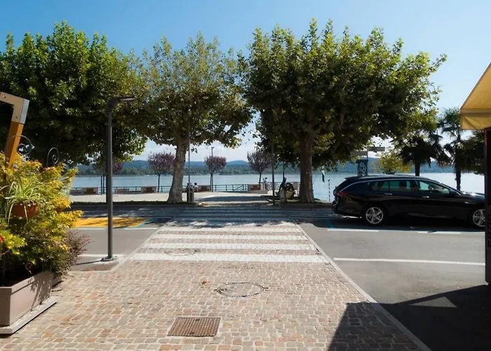 Viole, Cozy Attic Set In The Old Town Next To The * Arona