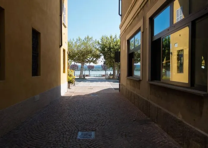 Apartman Viole, Cozy Attic Set In The Old Town Next To The